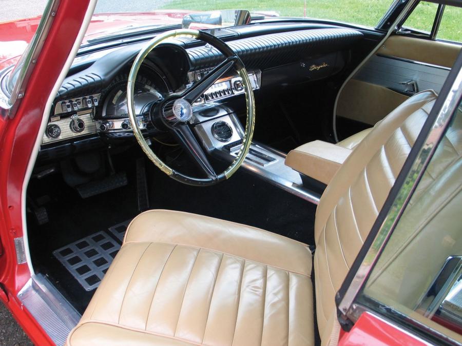 Интерьер Chrysler 300G Hardtop Coupe (842) 1961 года  (фото 30 из 43)